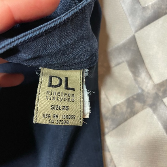 DL 1961 nineteen sixty one skinny jeans - Picture 5 of 5